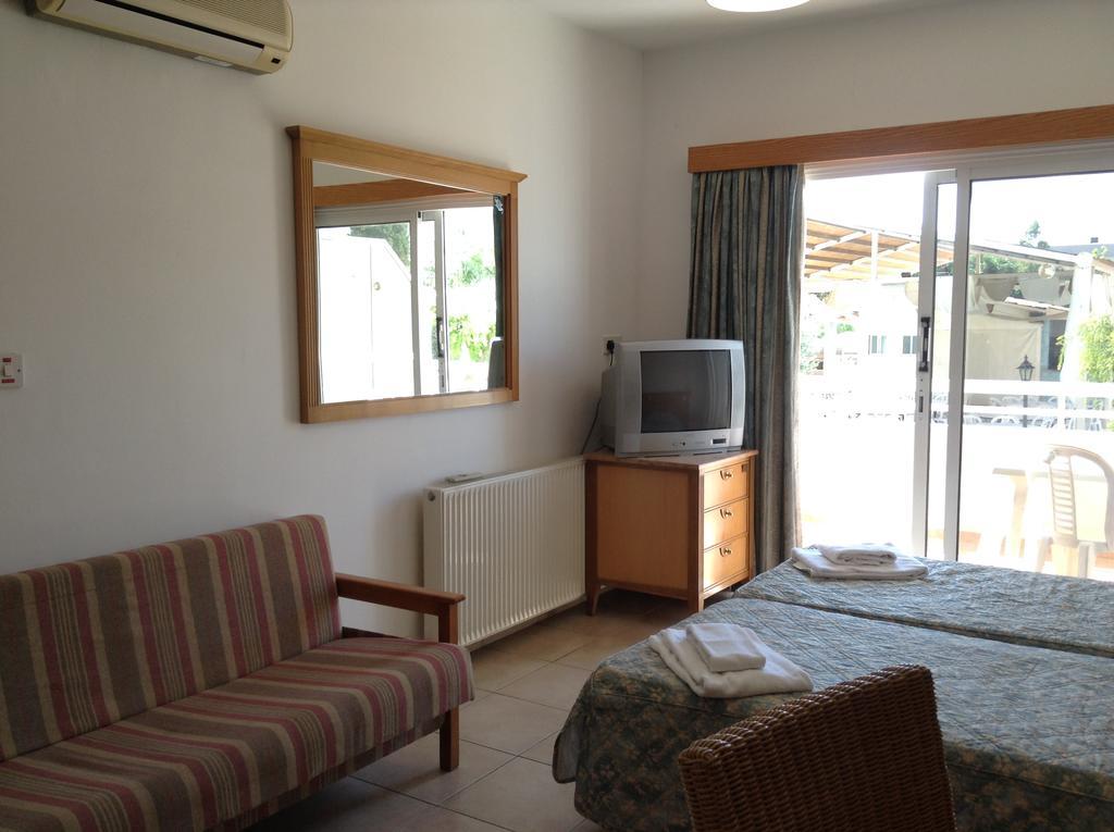 Valana Hotel Apartments Limassol Ngoại thất bức ảnh