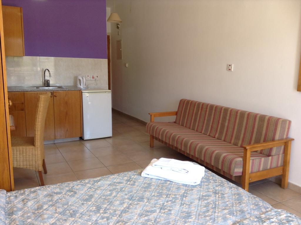Valana Hotel Apartments Limassol Ngoại thất bức ảnh