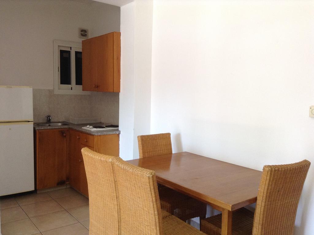 Valana Hotel Apartments Limassol Ngoại thất bức ảnh