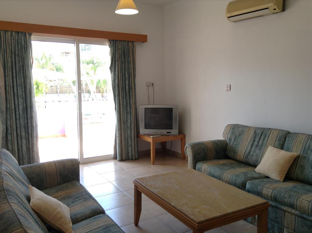 Valana Hotel Apartments Limassol Ngoại thất bức ảnh