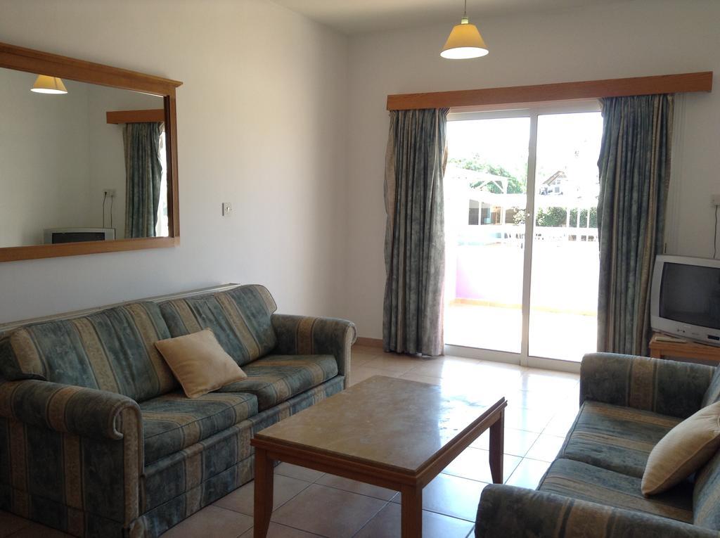 Valana Hotel Apartments Limassol Ngoại thất bức ảnh
